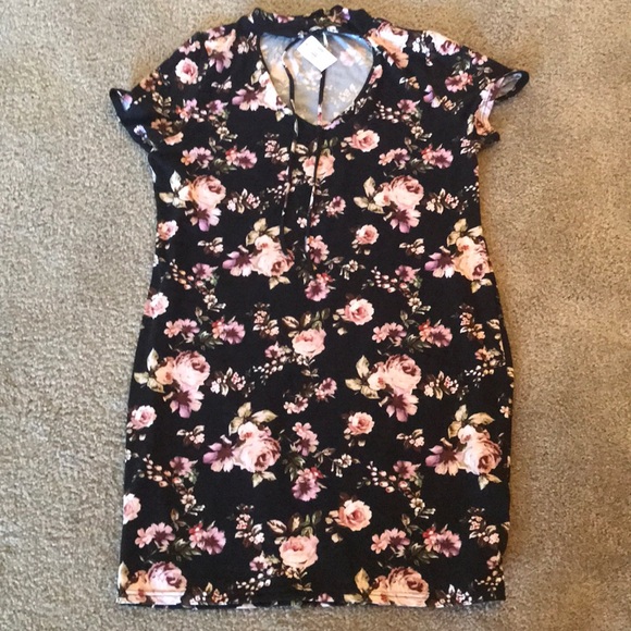 Dresses & Skirts - Floral Midi/Mini Dress